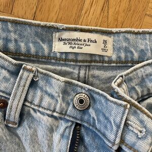 Abercrombie and Fitch high rise 90’s relaxed jean